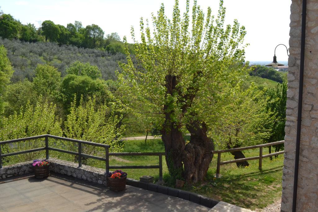 مبيت وإفطار لونيغو Casale La Rocchetta المظهر الخارجي الصورة