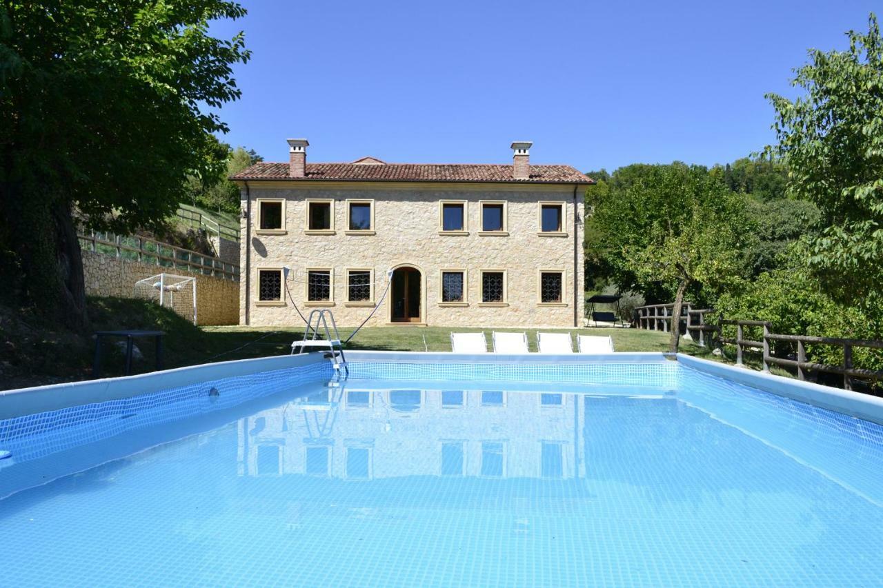 مبيت وإفطار لونيغو Casale La Rocchetta المظهر الخارجي الصورة
